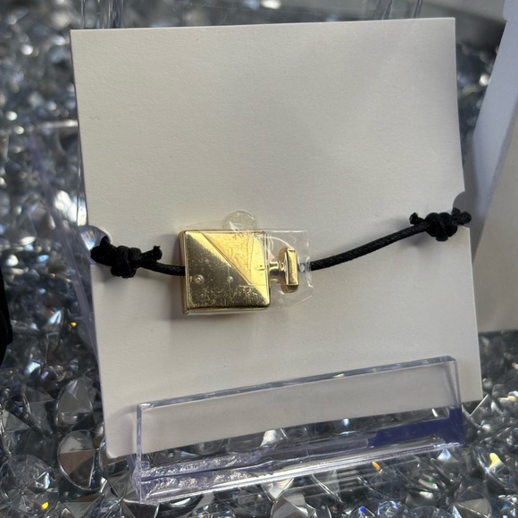 Chanel N°5 perfume bottle charm bracelet NIP - Picture 7 of 8